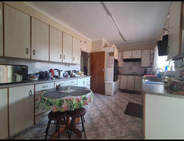 3 BEDROOM HOUSE FOR SALE IN SONLAND PARK